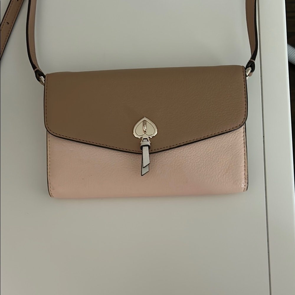 Kate Spade Elegant Brown and Pink Crossbody Bag with Heart Clasp